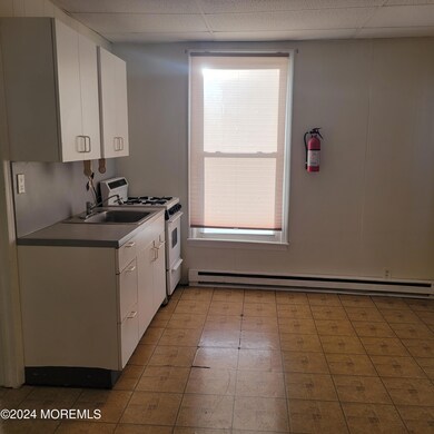 38 Main St unit . 4, Keyport, NJ 07735 - photo 4