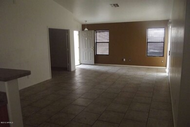 LARGE GREAT ROOM