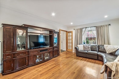 186-15 Grand Central Pkwy, Jamaica, NY 11432 - photo 4