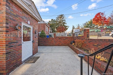 124 Alexander Ave, Yonkers, NY 10704 - photo 3