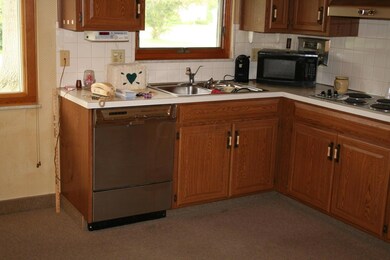 983 Poling Dr, Columbus, OH 43224 - photo 4