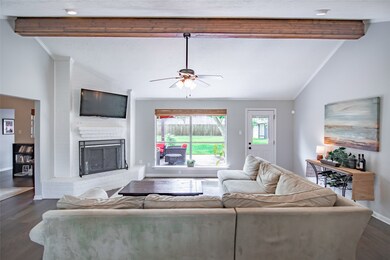 903 Lancaster Dr, Friendswood, TX 77546 - photo 6