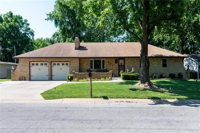 405 Linden Place, Raymore, MO 64083 - photo 2