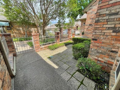 1217 Woodland Park Dr, Hurst, TX 76053 - photo 3