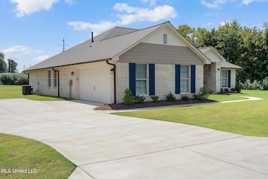 5971 Grove Ln, Horn Lake, MS 38637 - photo 3