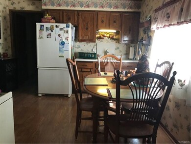 Eat in kitchen