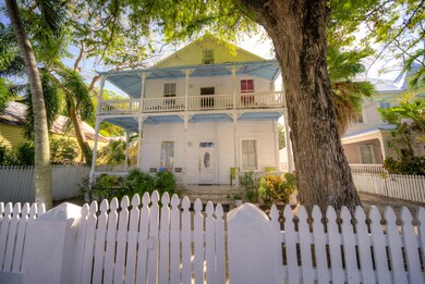2-724 Olivia St-12