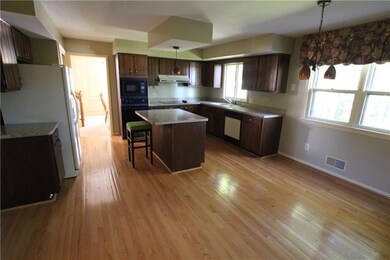 Eat-in Dinette in Kitchen, Gorgeous Hardwood Floor