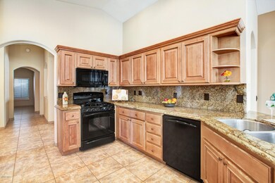 15664 W Piccadilly Rd, Goodyear, AZ 85395 - photo 5