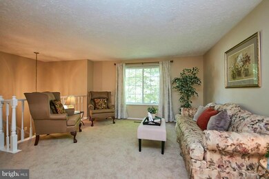 9112 Hunting Pines Place, Fairfax, VA 22032 - photo 6