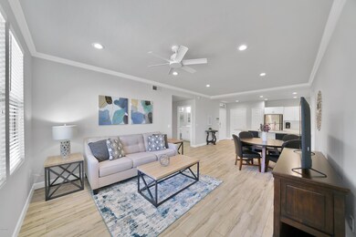 1022 Family Room 2