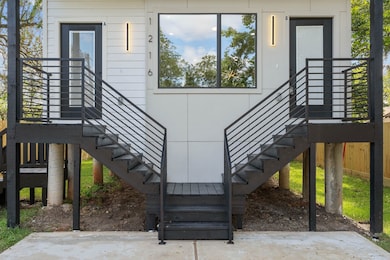 1216 Johnston St unit A/B, Houston, TX 77022 - photo 3