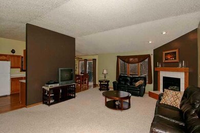 3021 Timber Hill Ct, Des Moines, IA 50320 - photo 2