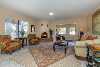 Great Room w/Gas Fireplace