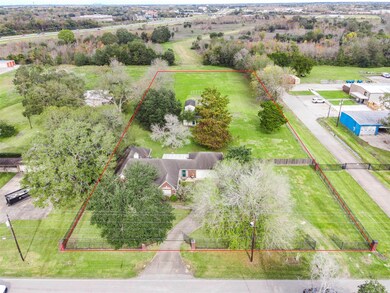 1675 E South St, Alvin, TX 77511 - photo 5