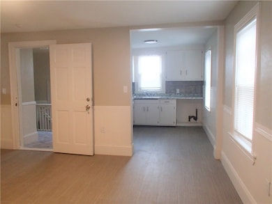217 State St unit 3 F, Bristol, RI 02809 - photo 3