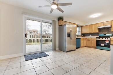 unlisted-address, Elk Grove Village, IL 60007 - photo 7