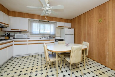 11 Briscoe kitchen