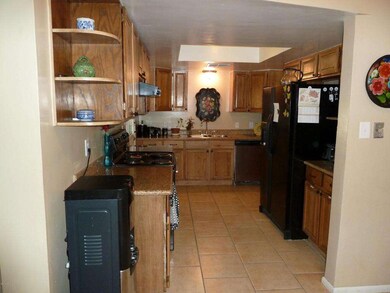 6232 Kitchen 2