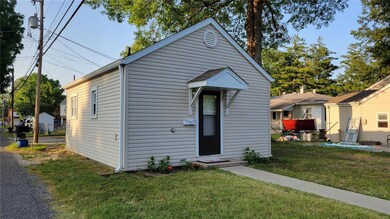 Street parking, tiny house, inexpensive living!
