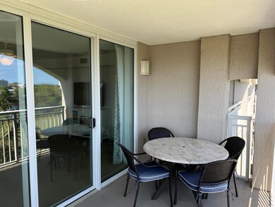 Balcony featuring outdoor dining area