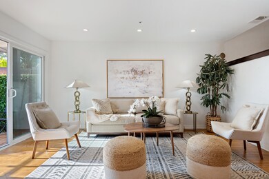 02 - Living Room