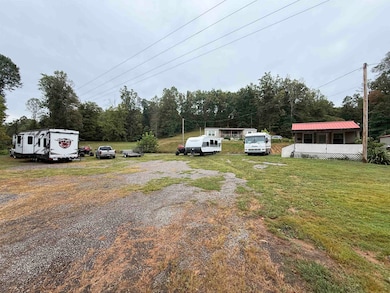 15709 Trace Rd, Rush, KY 41168 - photo 4