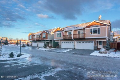 Exterior - Front-20160202-6228