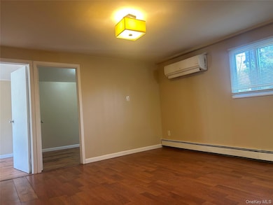 unlisted-address, Massapequa, NY 11758 - photo 3