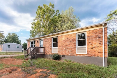 329 Stevens St, Appomattox, VA 24522 - photo 5