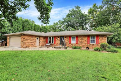 3341 Flintwood Dr, Columbus, IN 47203 - photo 2