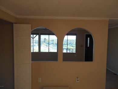 DINING AREA TOWARD FAM RM