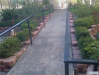 this is the fron of unit with ramp