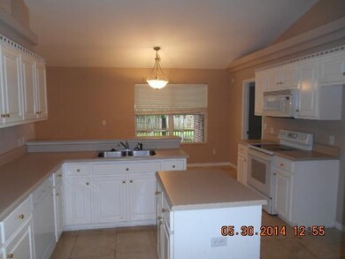 3408 Holt Cir, Pensacola, FL 32526 - photo 3