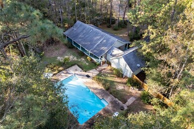 Almost one acre of land:42,496 total sq ft.