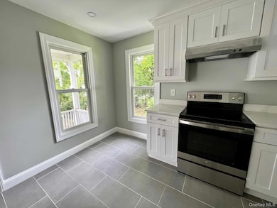 21 Washington Ave, Millbrook, NY 12545 - photo 6