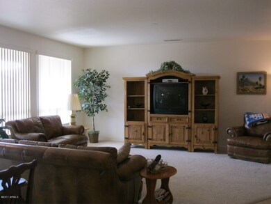 COMFORTABLE AND OPEN GREAT ROOM