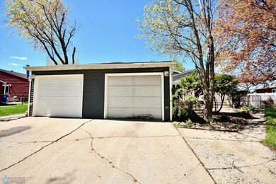 1469 W Gateway Cir S, Fargo, ND 58103 - photo 2