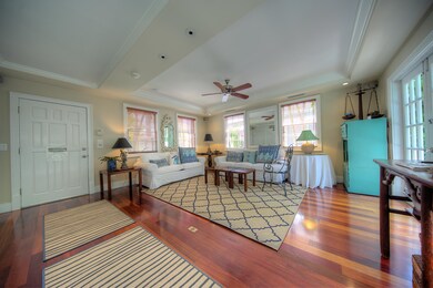 (3) 1121 Southard St-9
