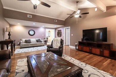 Family room 1.2