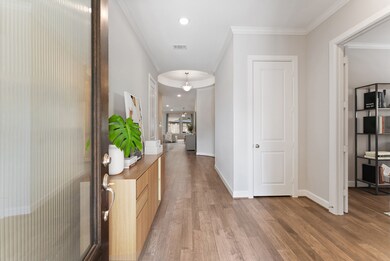 Virtual photo of foyer
