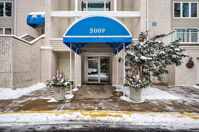 5009 Lake Ave unit 201, White Bear Lake, MN 55110 - photo 6