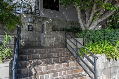 11817 Texas Ave unit 1, Los Angeles, CA 90025 - photo 2