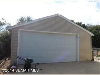 804 18th St SW, Austin, MN 55912 - photo 2