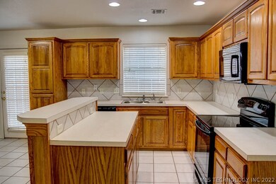 718 W 118th St S, Jenks, OK 74037 - photo 6