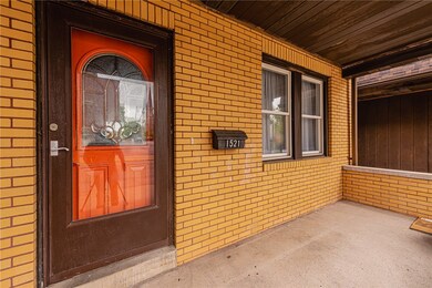Enjoy the warmer weather on the inviting front por