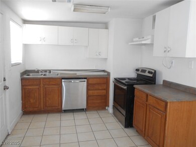 2137 E Saint Louis Ave, Las Vegas, NV 89104 - photo 4