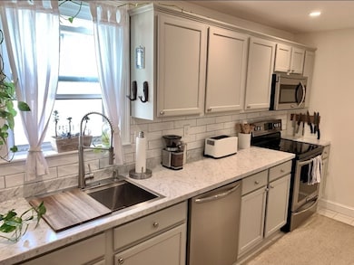 139 Perham St unit 1, West Roxbury, MA 02132 - photo 2