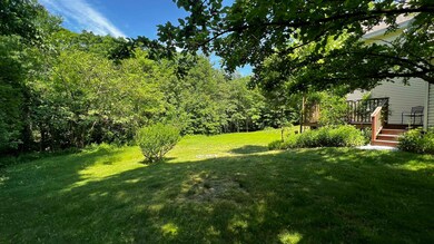 35 Ledgewood Dr unit A, Goffstown, NH 03045 - photo 4