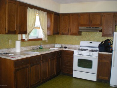 15 Mercer St, Wilkes Barre, PA 18705 - photo 3
